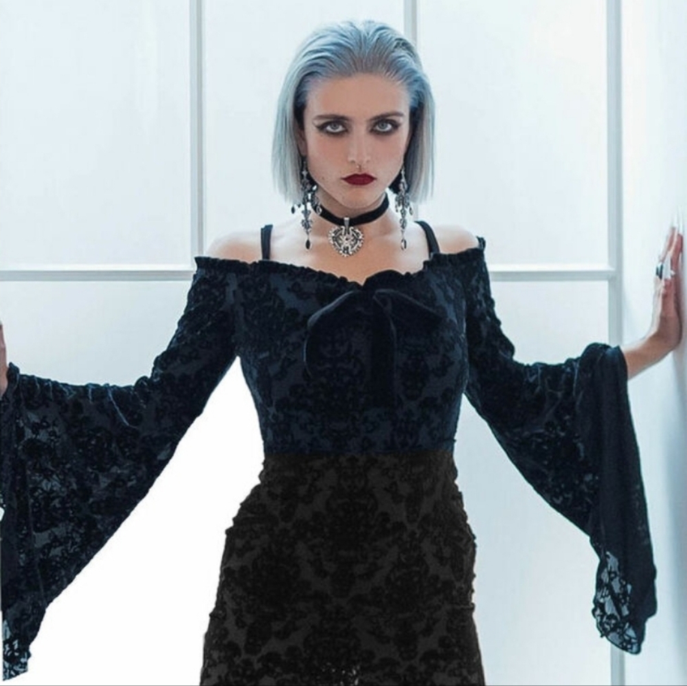 KILLSTAR Black Gothic Velvet Top Sz Xs NWT